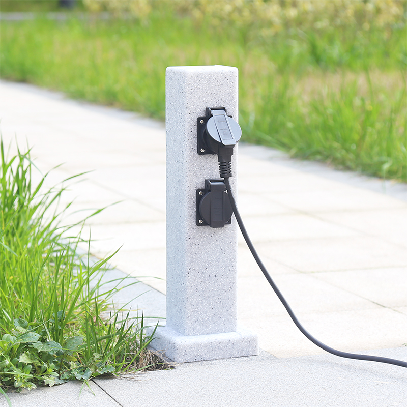 Toma de corriente vertical Tom - Outdoor Power Hub reseña y precio